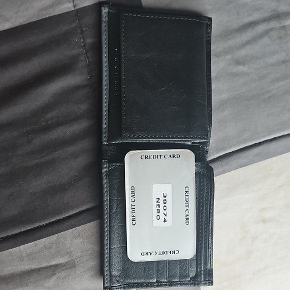 Vera Pelle Black Leather Card Holder - Picture 7 of 7